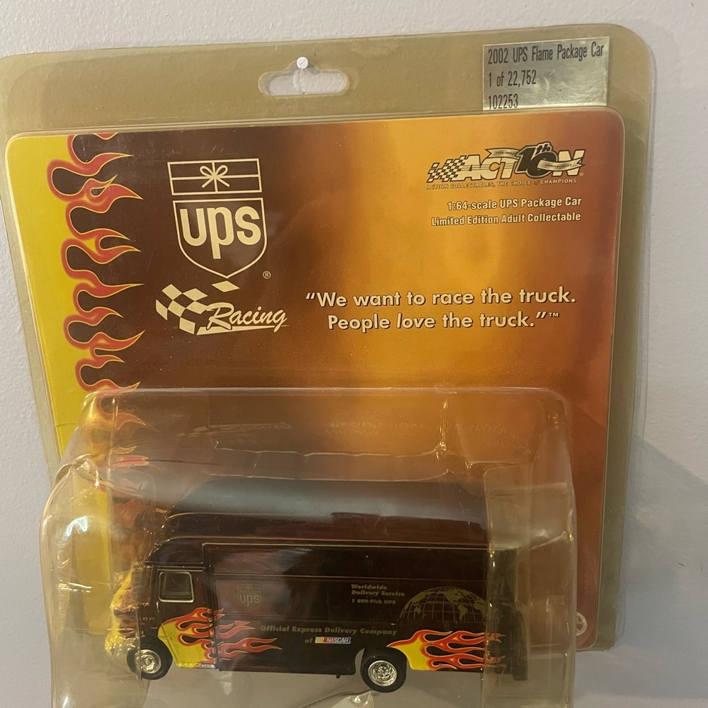 Die Cast UPS FLAME PACKAGE CAR 1 of 22,752
